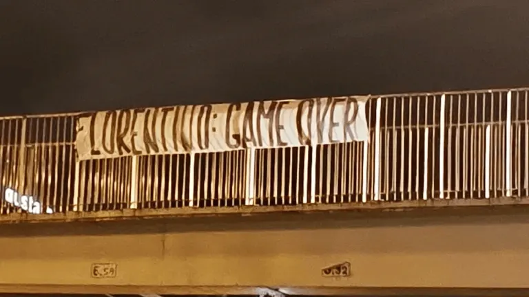 九游体育官网入口-科贝：马德里出现反弗洛伦蒂诺横幅，矛头直指皇马近年决策