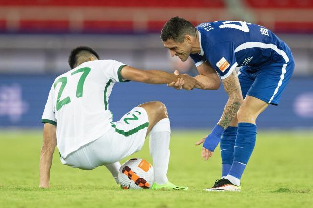 九游官网-三镇哀兵出击中盘决战 斯坦丘携三将演绎伤病疑云